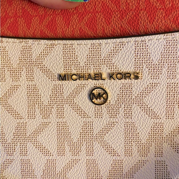 NWOT MICHAEL Michael Kors Leather Saddle/Crossbody Comes with Removable Strap - Picture 6 of 15